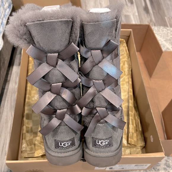 🩶Like new UGG Australia Adorable K Bailey Bow Tall Boots - Gorgeous Grey Size 4 - Picture 10 of 10